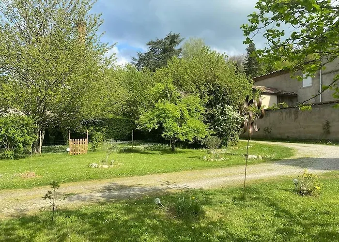 Casa de Férias Maison 6 Places, En Plein Coeur De L'ariege, Proche Et Nature *