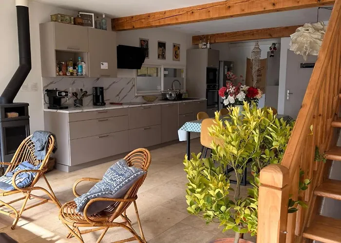 Casa de Férias Maison 6 Places, En Plein Coeur De L'ariege, Proche Et Nature *